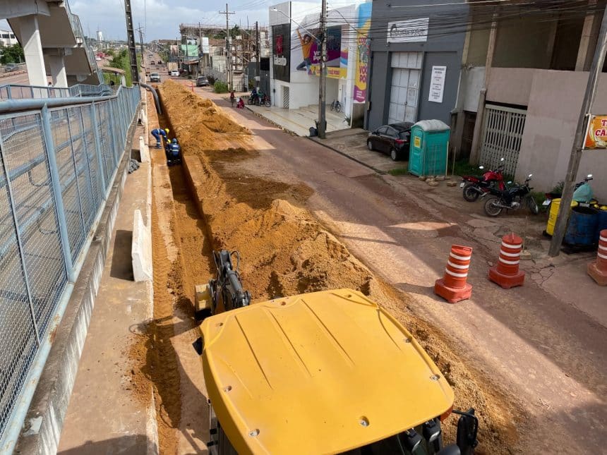 Obra de construção da nova adutora de água avança na zona norte de Macapá