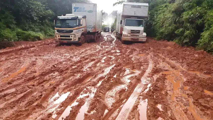 No Amapá, senador Lucas anuncia investimento de quase R$ 98 milhões para BRs 156 e 210