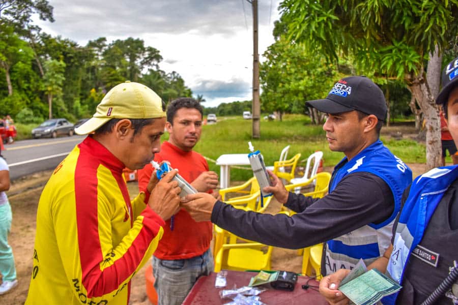 Dirigir sem CNH e recusa ao teste do bafômetro lideram infrações de trânsito no Amapá