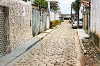 Avenidas e Ruas do bairro Jardim Marco Zero recebem pavimentação em bloquetes