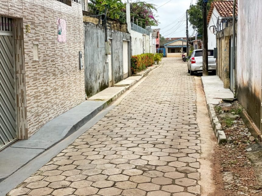 Avenidas e Ruas do bairro Jardim Marco Zero recebem pavimentação em bloquetes