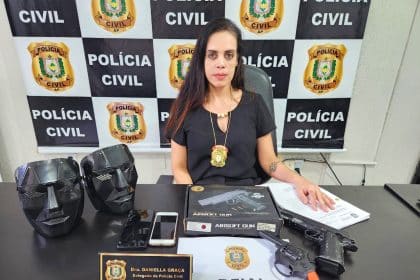 Polícia identifica adolescentes que fizeram 'live' aterrorizando alunos de escola pública