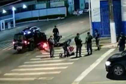 Flagrante: Polícia prende assaltantes que roubaram motoboy no bairro Santa Rita