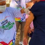 População marca presença na Praça Floriano Peixoto para se vacinar contra a gripe no domingo (21)