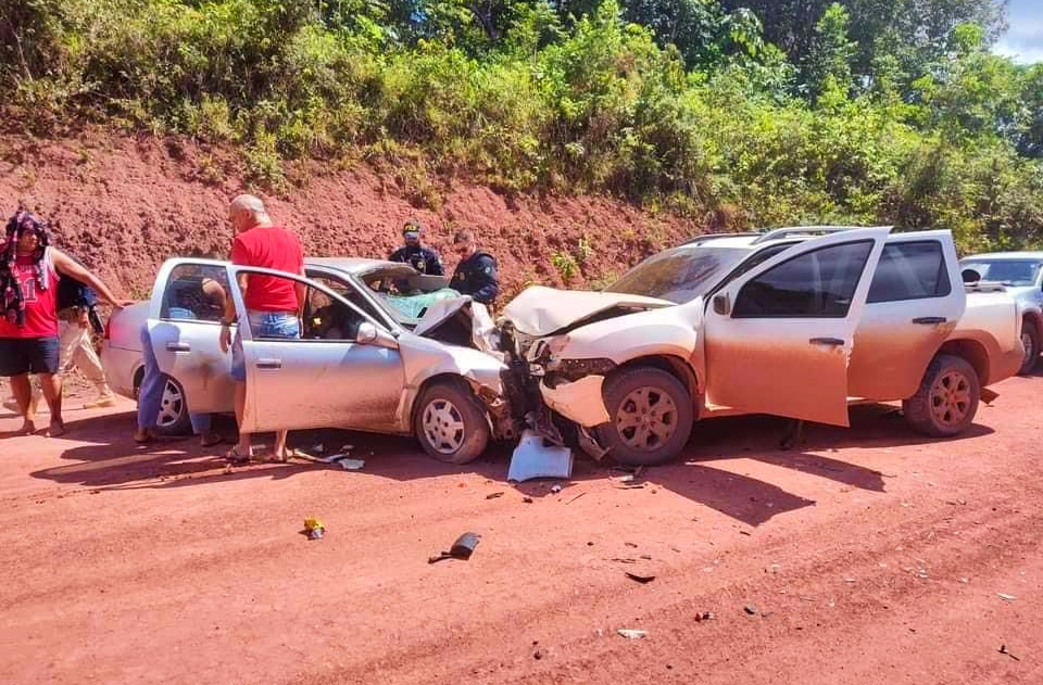 Cantora de arrocha morre após acidente na rodovia que interliga Macapá ao Jari