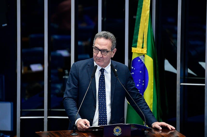 Senador Lucas Barreto volta a criticar falta de licença de exploração de petróleo no Amapá