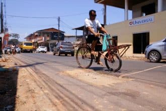 CSA Equatorial abre buraco para ligação de água na Rua Setentrional e não fecha, denunciam moradores