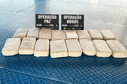 Mulher é presa com 16 kg de drogas; Polícia estima prejuízo de quase meio milhão para o tráfico