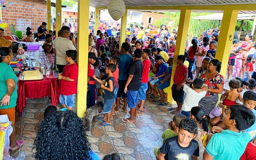 Professora aposentada promove evento solidário em comemoração ao Dia das Crianças, em Itaubal