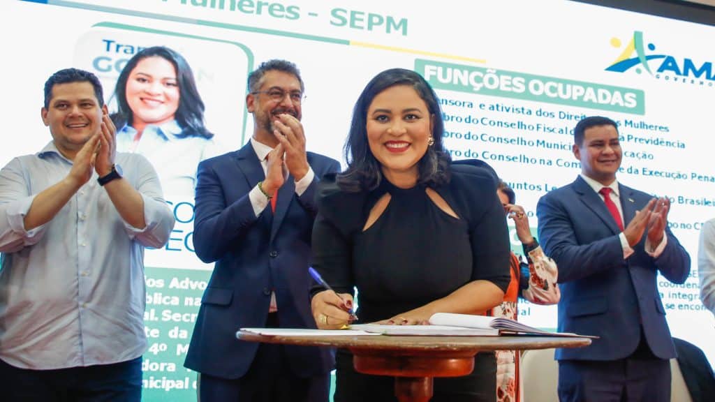 Adrianna Ramos aguarda exoneração da Secretaria das Mulheres para reassumir mandato na Câmara de Macapá