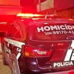 Detento monitorado por tornozeleira é morto com tiro na cabeça dentro de bar, em Porto Grande