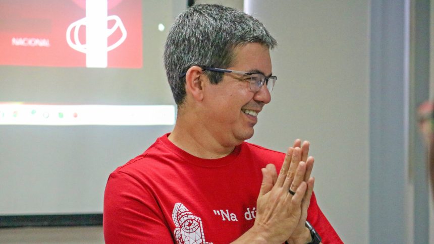 Senador Randolfe garante recursos para o pagamento do 13º do Amapá Jovem nesta sexta-feira (22)