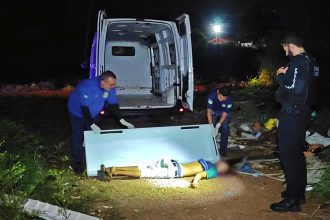 Jovem de 21 anos é morto a tiros em área abandonada, em Santana