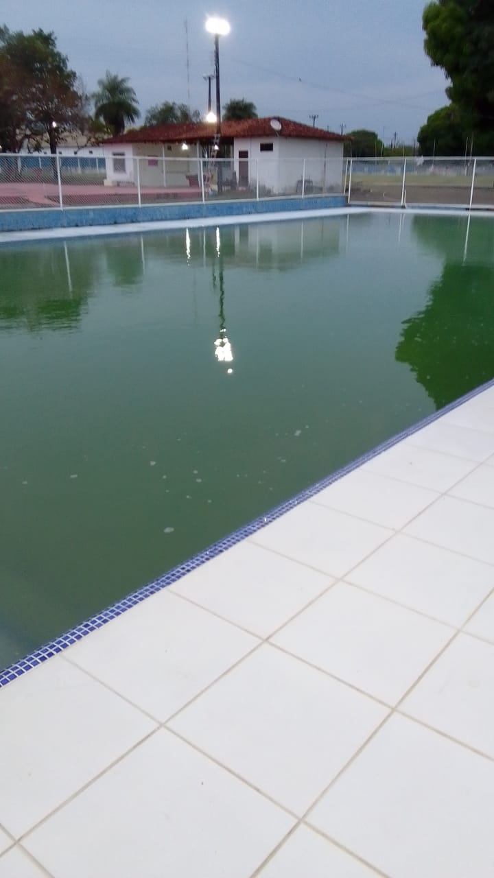 Moradores denunciam falta de limpeza em piscinas da sede campestre do Sinsepeap e temem risco à saúde