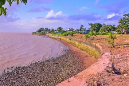 Governo aciona justiça para impedir obra realizada pela Prefeitura de Macapá na Orla do Araxá; moradores programam manifestação