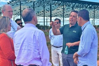 “Minha jornada pelo Brasil busca experiências de sucesso no setor primário”, diz deputado Junior Favacho durante visita ao Tocantins