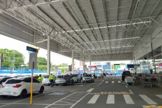 Júnior Favacho solicita revitalização das faixas de estacionamento para idosos em frente aos supermercados