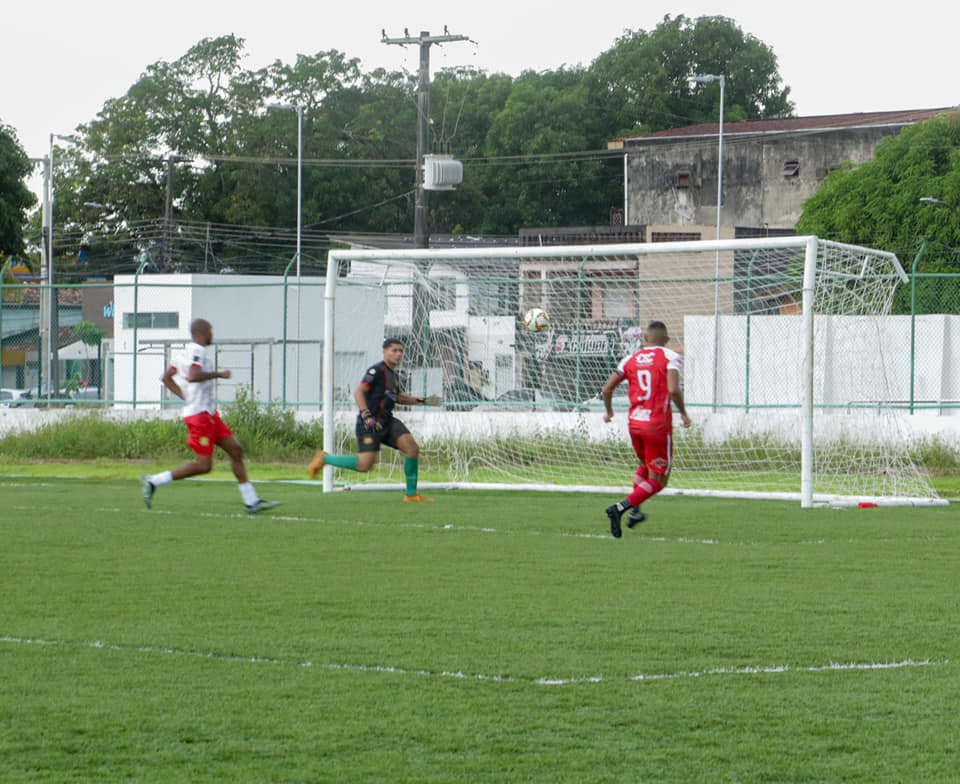 Cristal vence Baré em duelo emocionante e fica a um passo da final da Série B do Amapazão