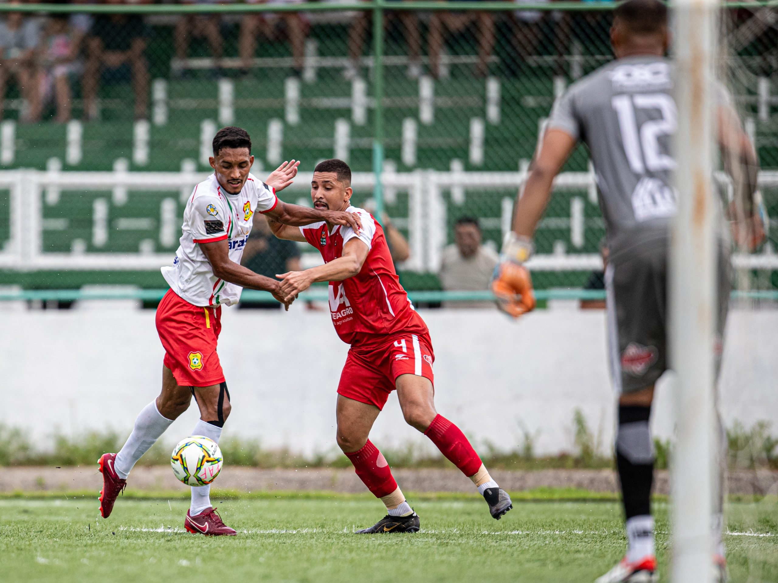 Cristal vence Baré em duelo emocionante e fica a um passo da final da Série B do Amapazão