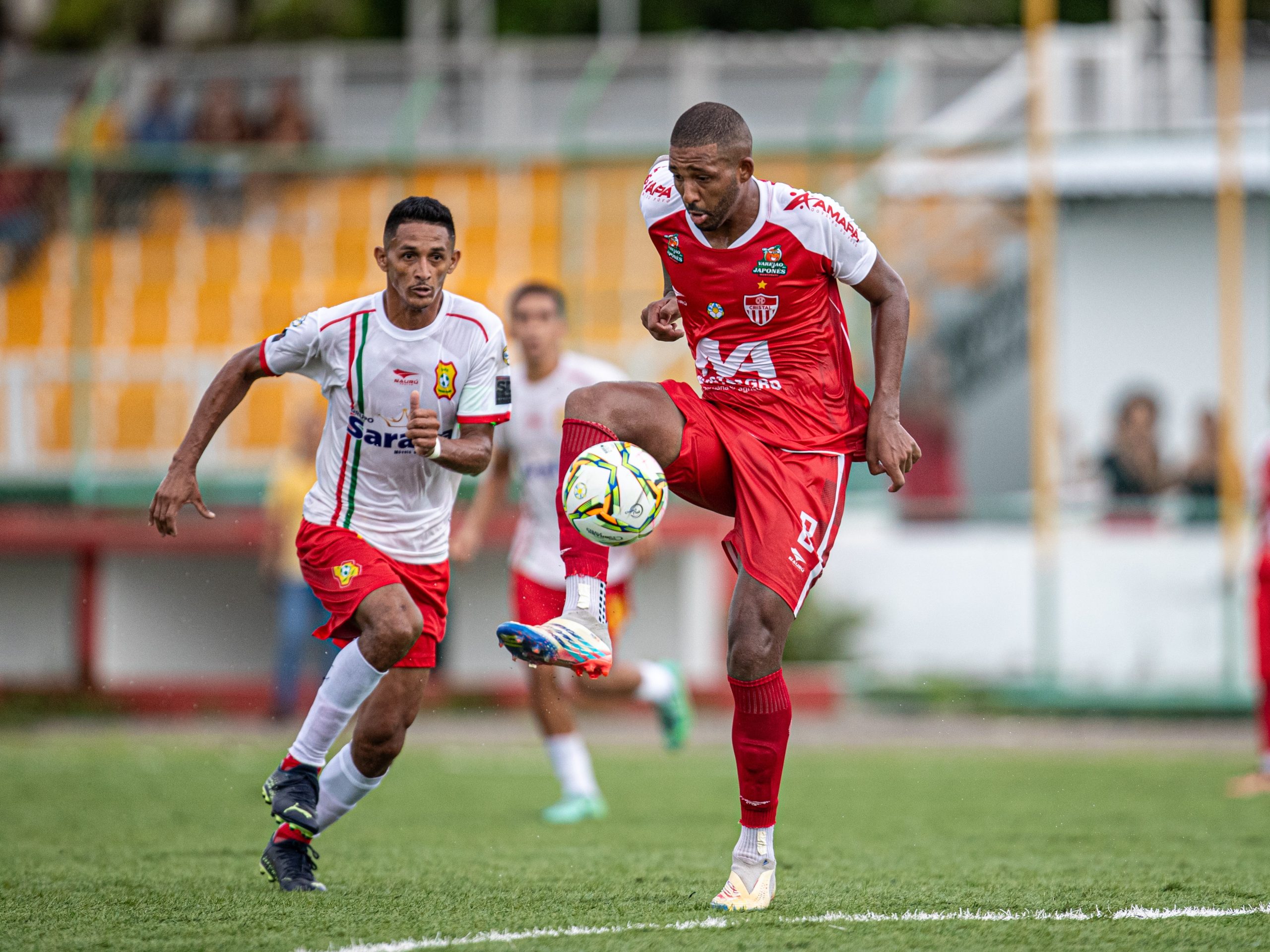 Cristal vence Baré em duelo emocionante e fica a um passo da final da Série B do Amapazão