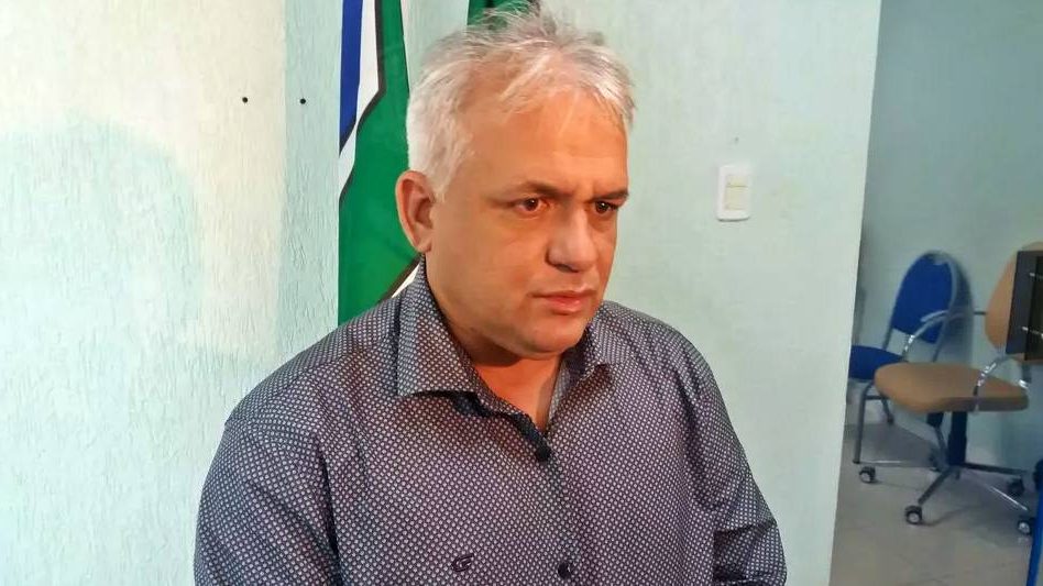 Ex-prefeito preso por corrupção retira candidatura à vice-prefeitura em Calçoene