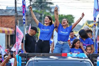 Candidata à reeleição em Marituba, Patrícia Alencar promove carreata histórica com grande adesão popular