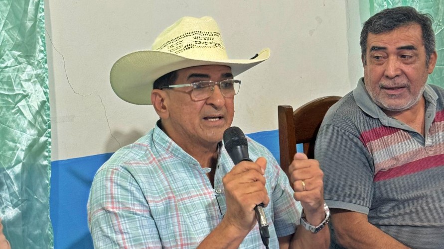 Dos três candidatos à Prefeitura de Amapá, apenas um comparece ao debate com servidores da educação