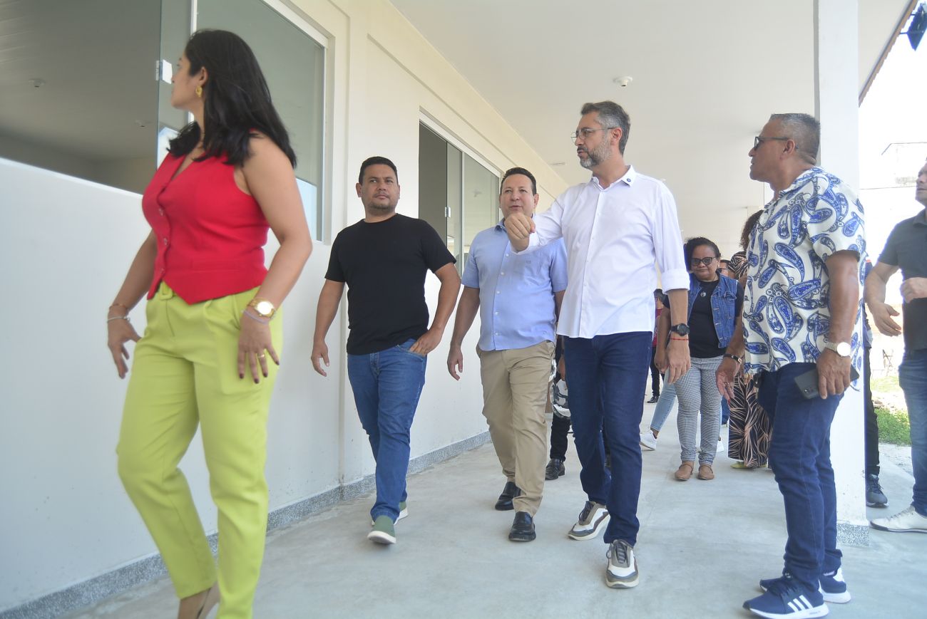 Governador Clécio acompanha obras de reconstrução da Escola Estadual Lauro Chaves, em Macapá