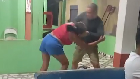 Vídeo: Policial Militar é flagrado agredindo e disparando contra mulheres em Mazagão