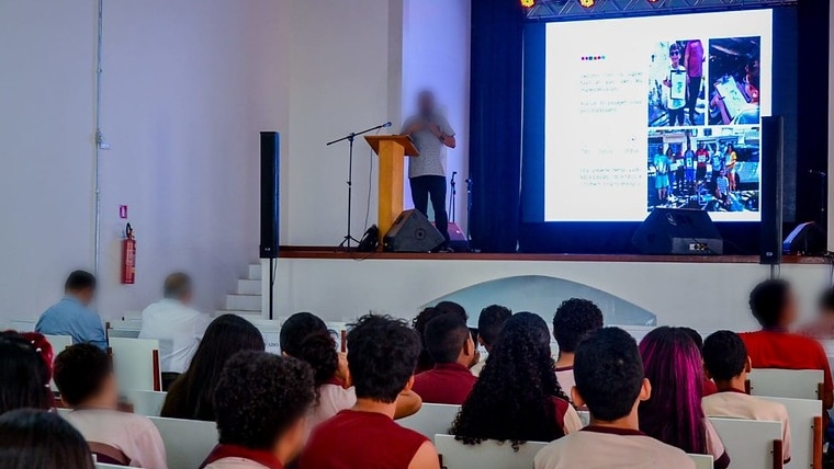 Exibição de filme com cenas de sexo em escola gera revolta em pais da Escola Estadual Barão do Rio Branco