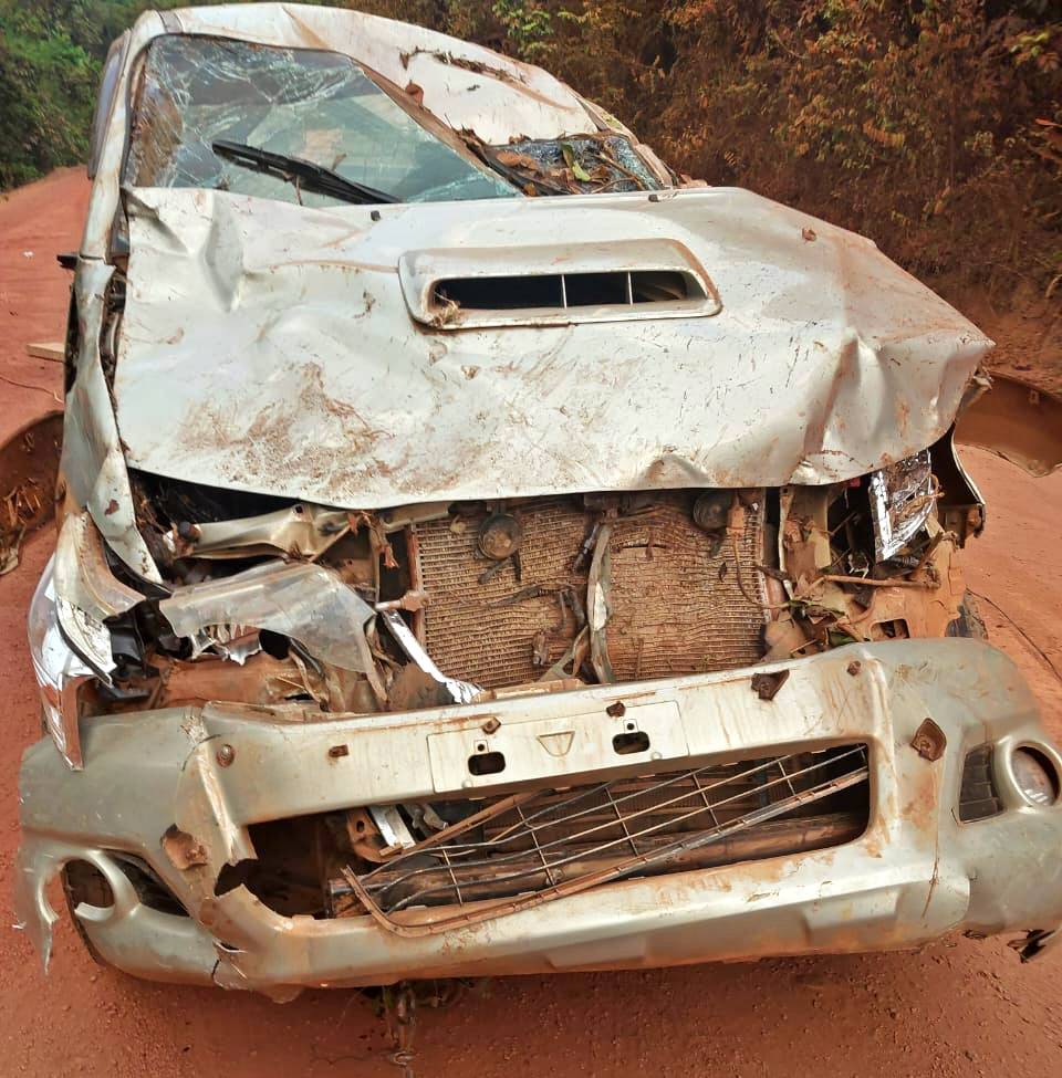 Carro de ex-vereador capota na BR-156, no trecho entre Laranjal do Jari e Macapá