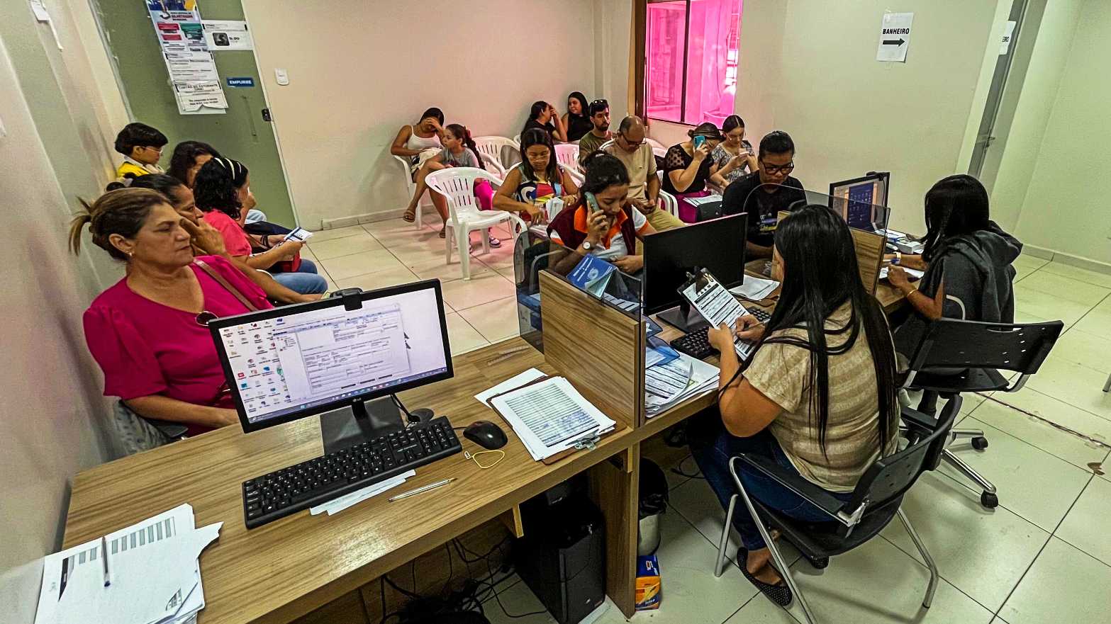 Faltando apenas três dias para desativação dos cartões antigos, procura pelo novo cadastro no sistema de bilhetagem é considerada baixa em Macapá