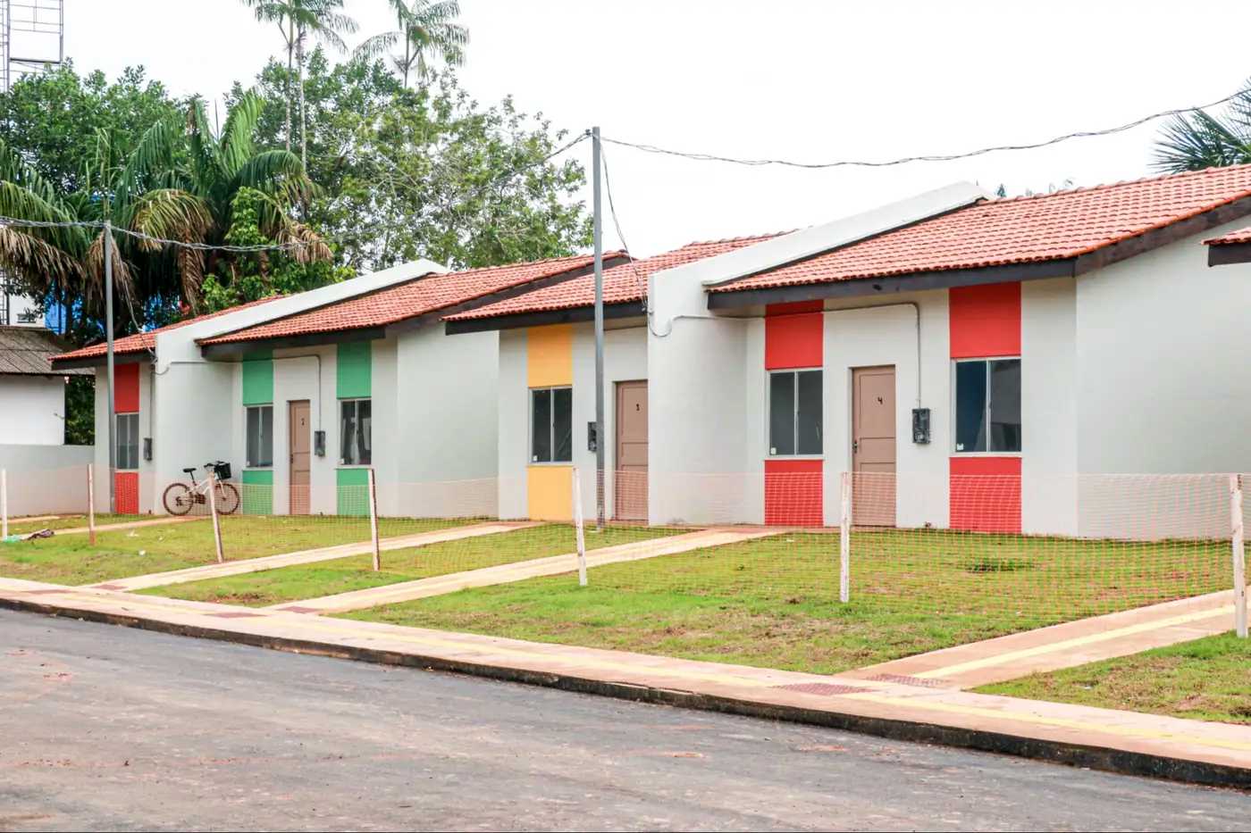 Governador Clécio, senador Davi e presidente Lula entregam conjunto habitacional para 282 famílias em Macapá