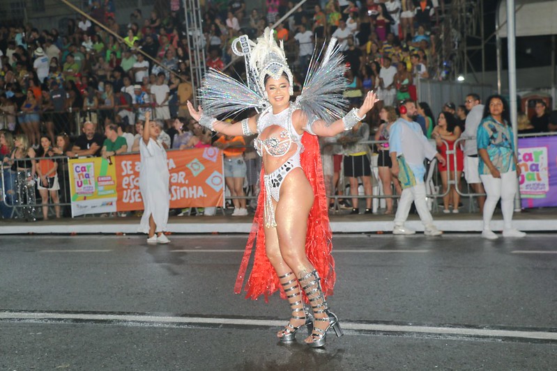 Carnaval 2025: Grupos de Acesso e Especial abrem desfiles na Avenida Ivaldo Veras com espetáculo de cores, cultura e tradição