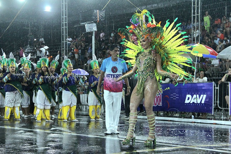 Carnaval 2025: Grupos de Acesso e Especial abrem desfiles na Avenida Ivaldo Veras com espetáculo de cores, cultura e tradição