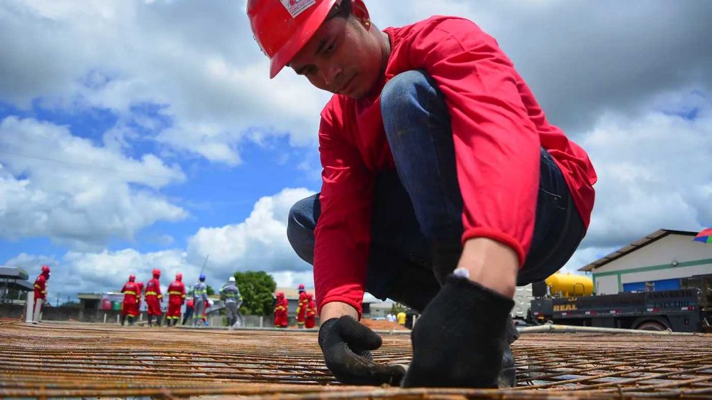 Governador Clécio acompanha obras da nova UPA da Zona Oeste de Macapá