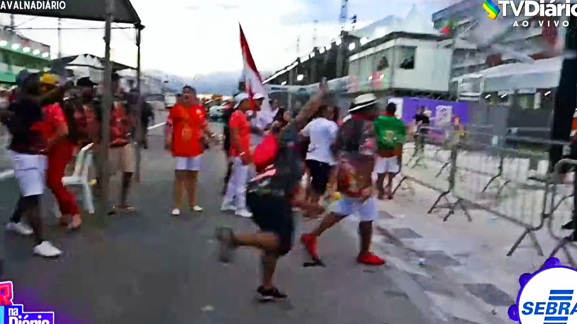 Apuração do Carnaval de Macapá termina em confusão, quebra-quebra e intervenção da PM com bombas