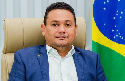 Deputado Rayfran Beirão é alvo da PF em operação que apura esquema de "servidores fantasmas" na Assembleia do Amapá