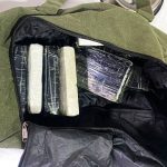 Em Macapá, PF prende policial militar com droga escondida em caixa de sapato dentro de guarda-roupa durante operação contra tráfico internacional
