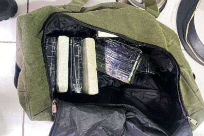 Em Macapá, PF prende policial militar com droga escondida em caixa de sapato dentro de guarda-roupa durante operação contra tráfico internacional