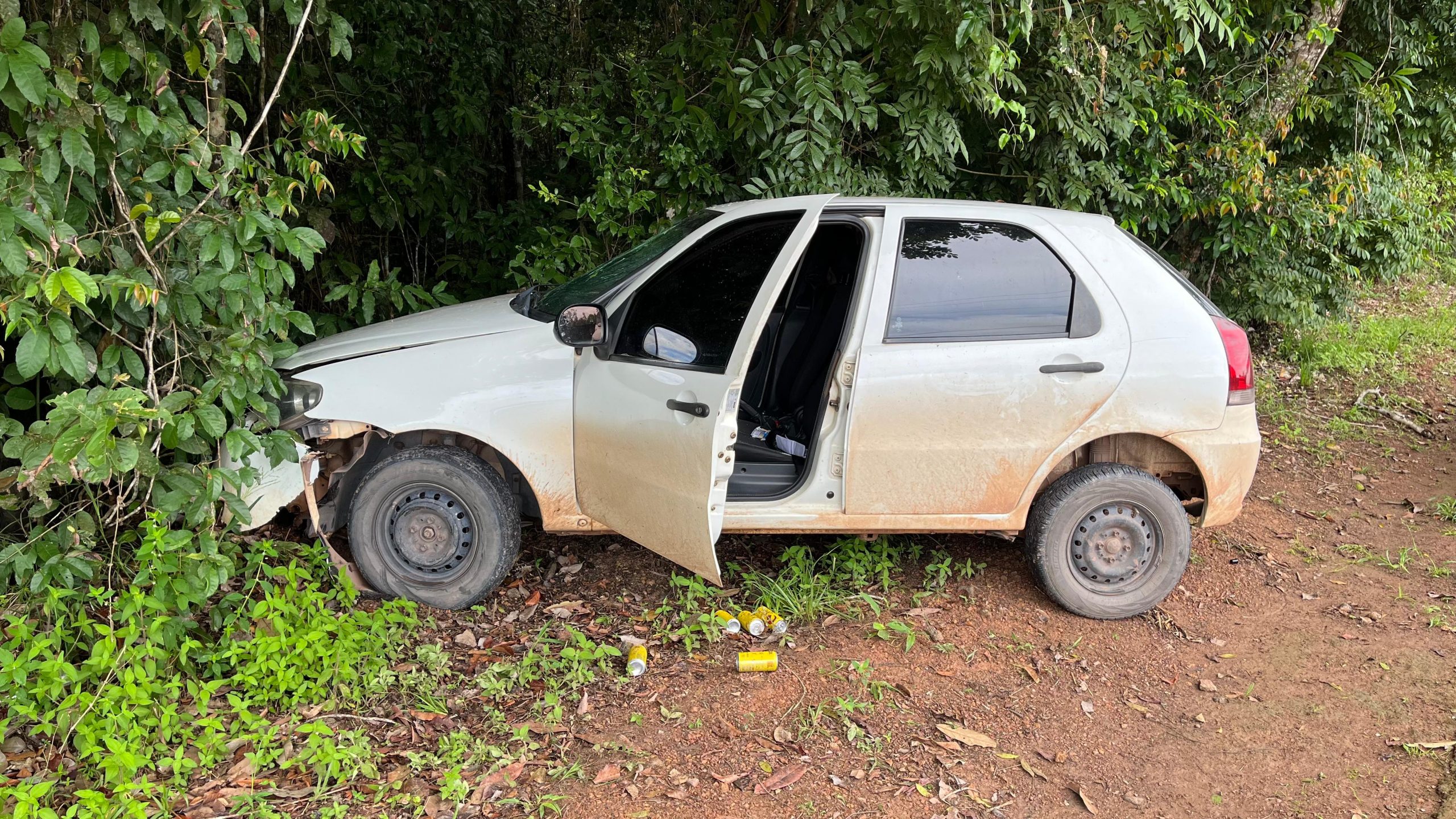 Motorista atropela e mata idoso em Santana, foge sem prestar socorro e abandona carro em ramal da Fazendinha
