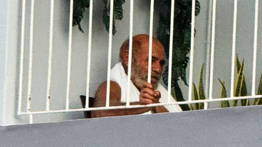 Ex-vereador de Macapá acusado de crime sexual cumpre recolhimento domiciliar monitorado por tornozeleira eletrônica