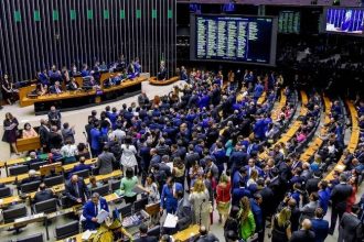 Após decisão do STF, Câmara decreta perda do mandato de quatro deputados do Amapá