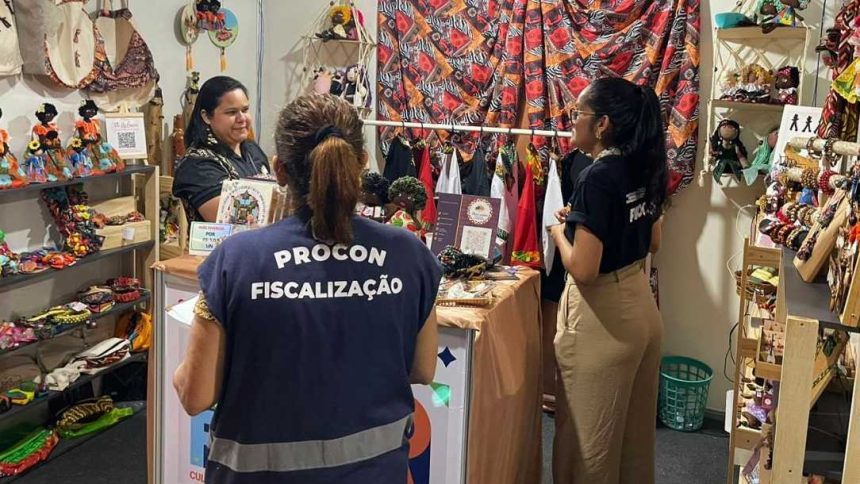 Procon orienta consumidores e empreendedores durante a 54ª Expofeira do Amapá