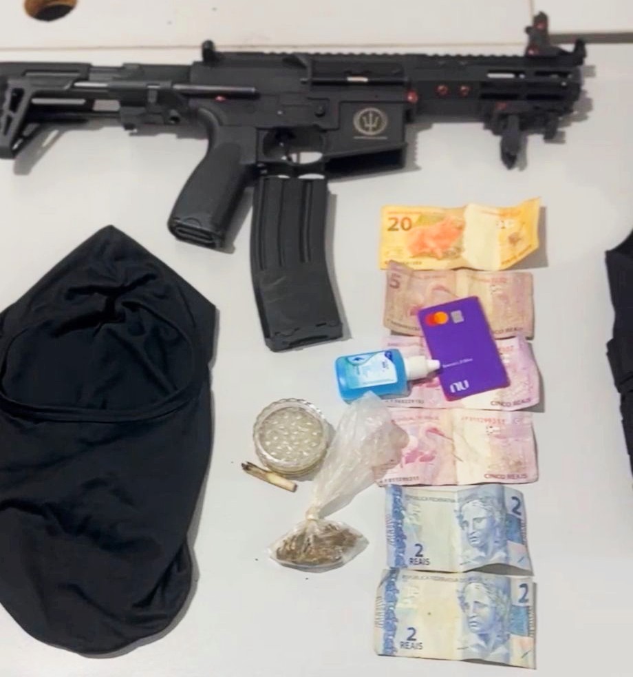 Com farda e arma da corporação, soldado da PM e amigo de infância são presos após assalto em Macapá
