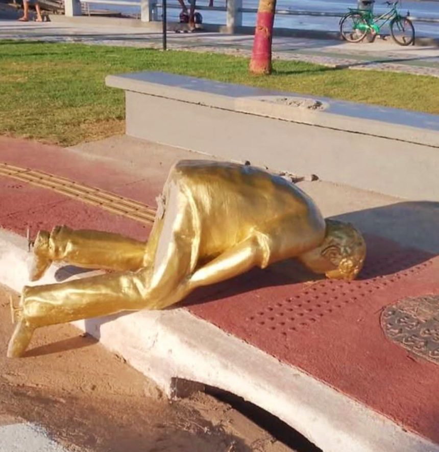 Menos de 24h após inauguração, estátua de "Maguila" é depredada na nova orla do Perpétuo Socorro
