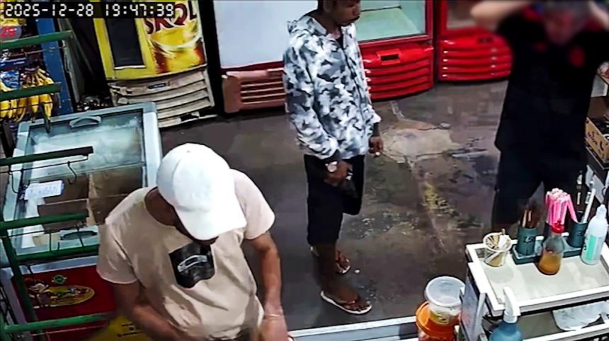 Ladrões assaltam mercantil, tomam cerveja e fogem como se nada tivesse acontecido