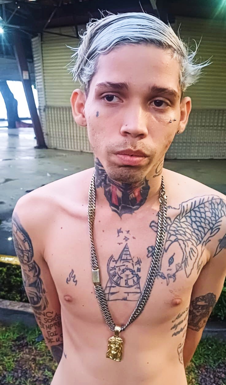 Jovem é executado a tiros no bairro Araxá; mulher que passava na rua é baleada