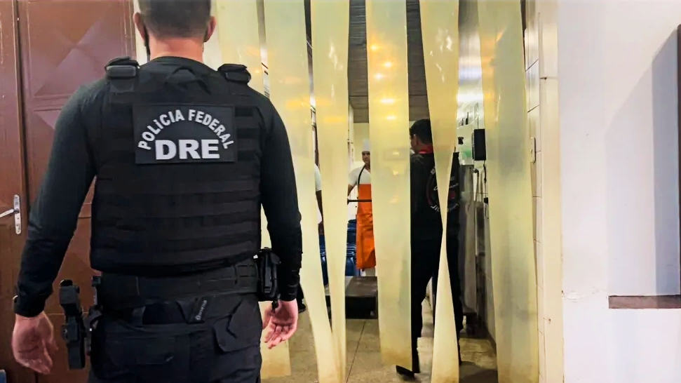 Empresa que facilitou entrada de arma, celular e muita droga na penitenciária muda de nome e tenta voltar a fornecer refeições ao Iapen