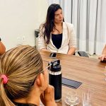 Prefeito Pedro DaLua recebe pauta da Educação e promete enviar reajuste de 12% à Câmara na terça